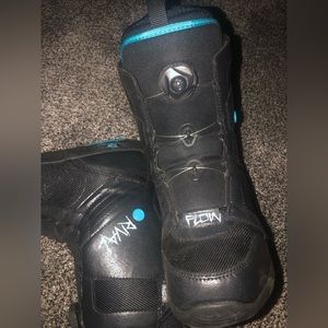 Flow Rival youth snowboard boots